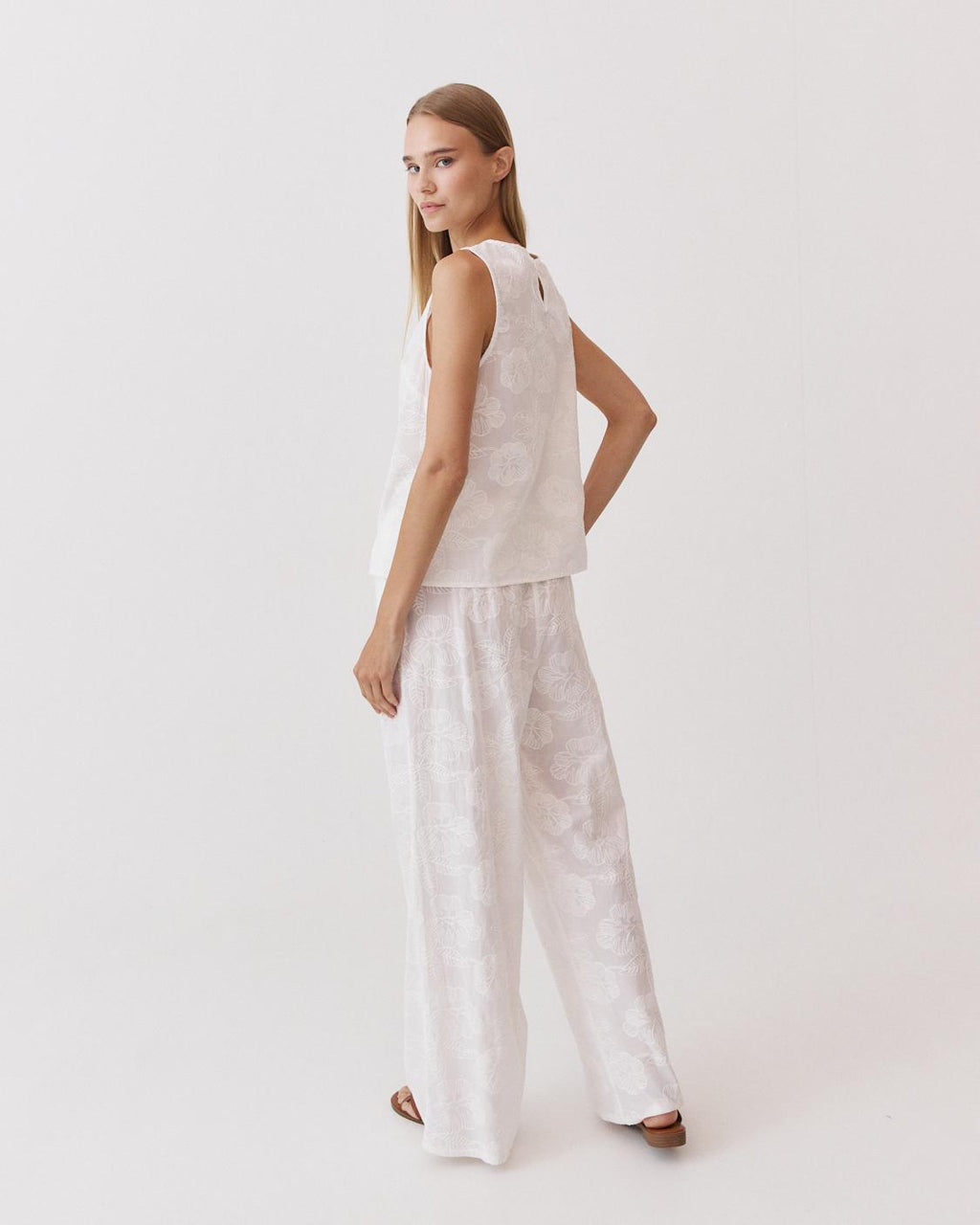 PANTALÓN WIDE LEG BORDADO
