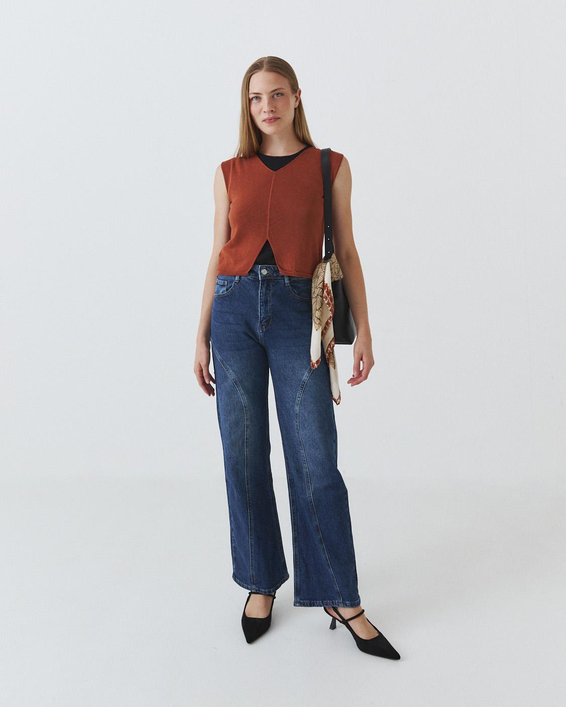 JEANS STRAIGHT DETALLE COSTURA