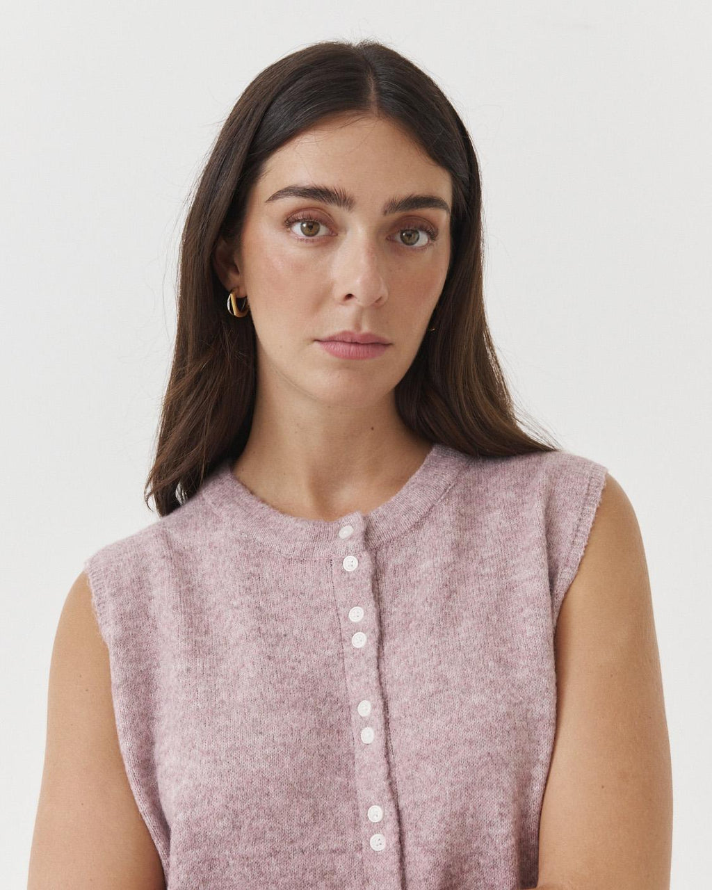 BUTTON-DOWN KNIT VEST
