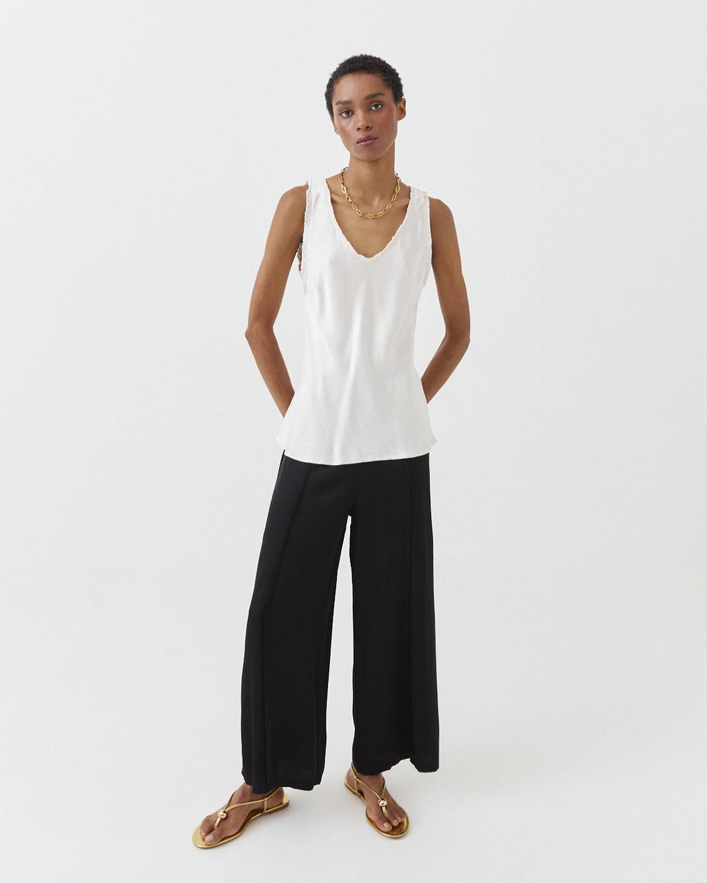 TOP CUELLO PICO