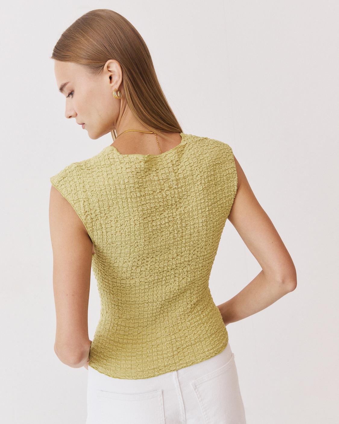 V-NECK GATHERED TOP