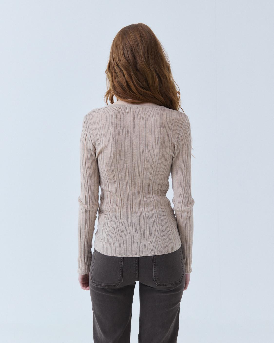 CAMISETA PUNTO ESCOTE V
