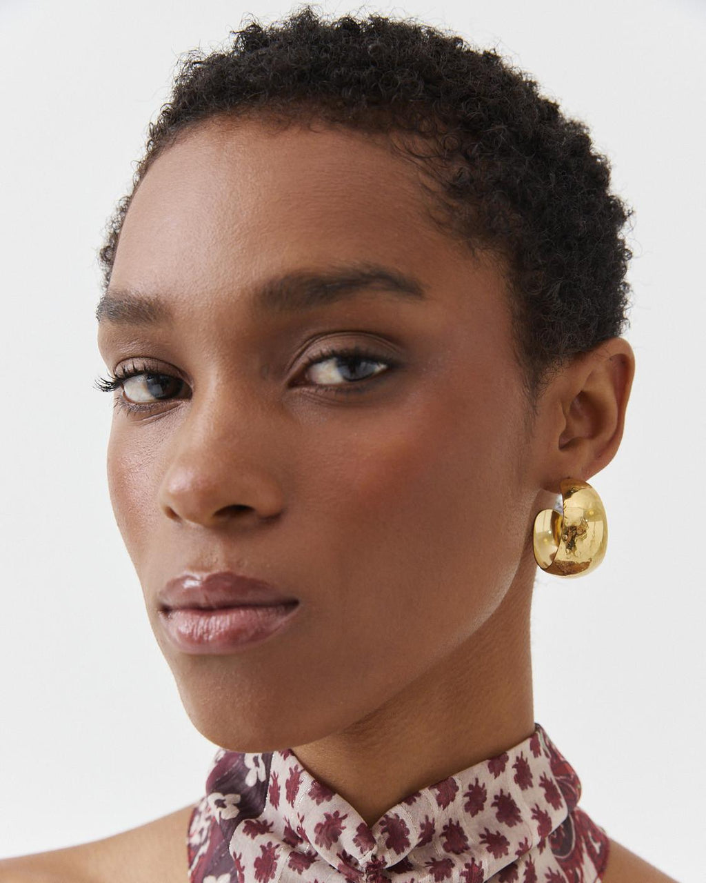 TEXTURED SURFACE HOOP EARRINGS