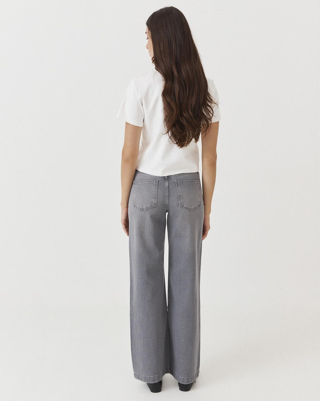 WIDE LEG JEANS WITH GEOMETRIC POCKETS