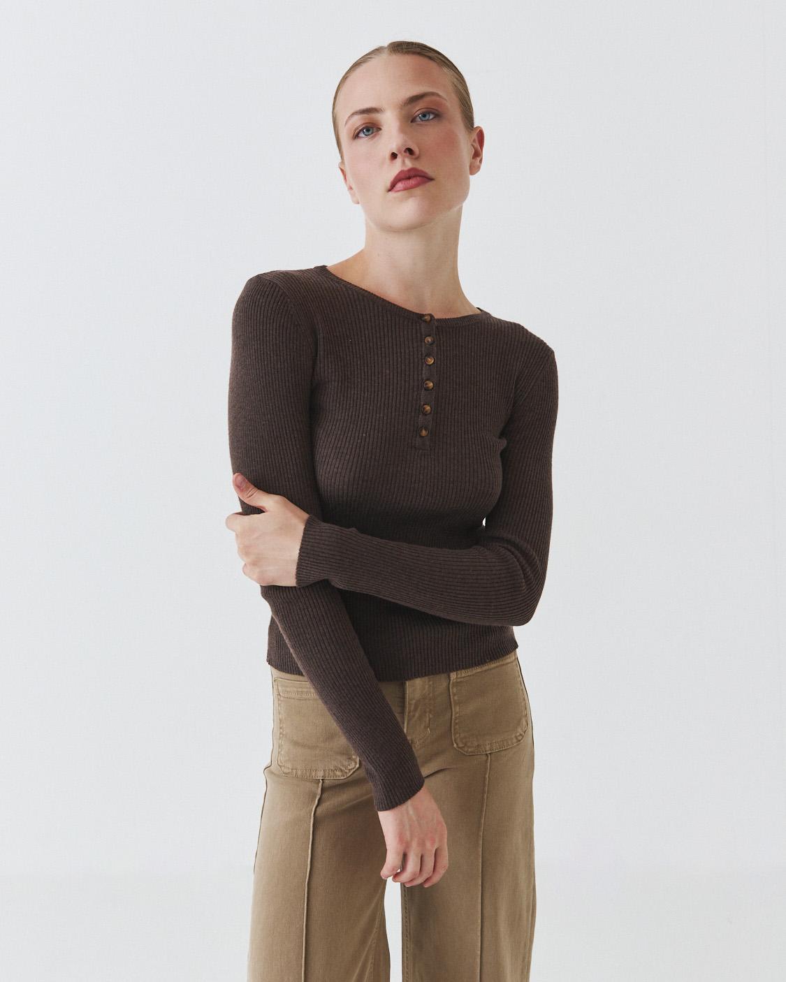 RIBBED KNIT T-SHIRT