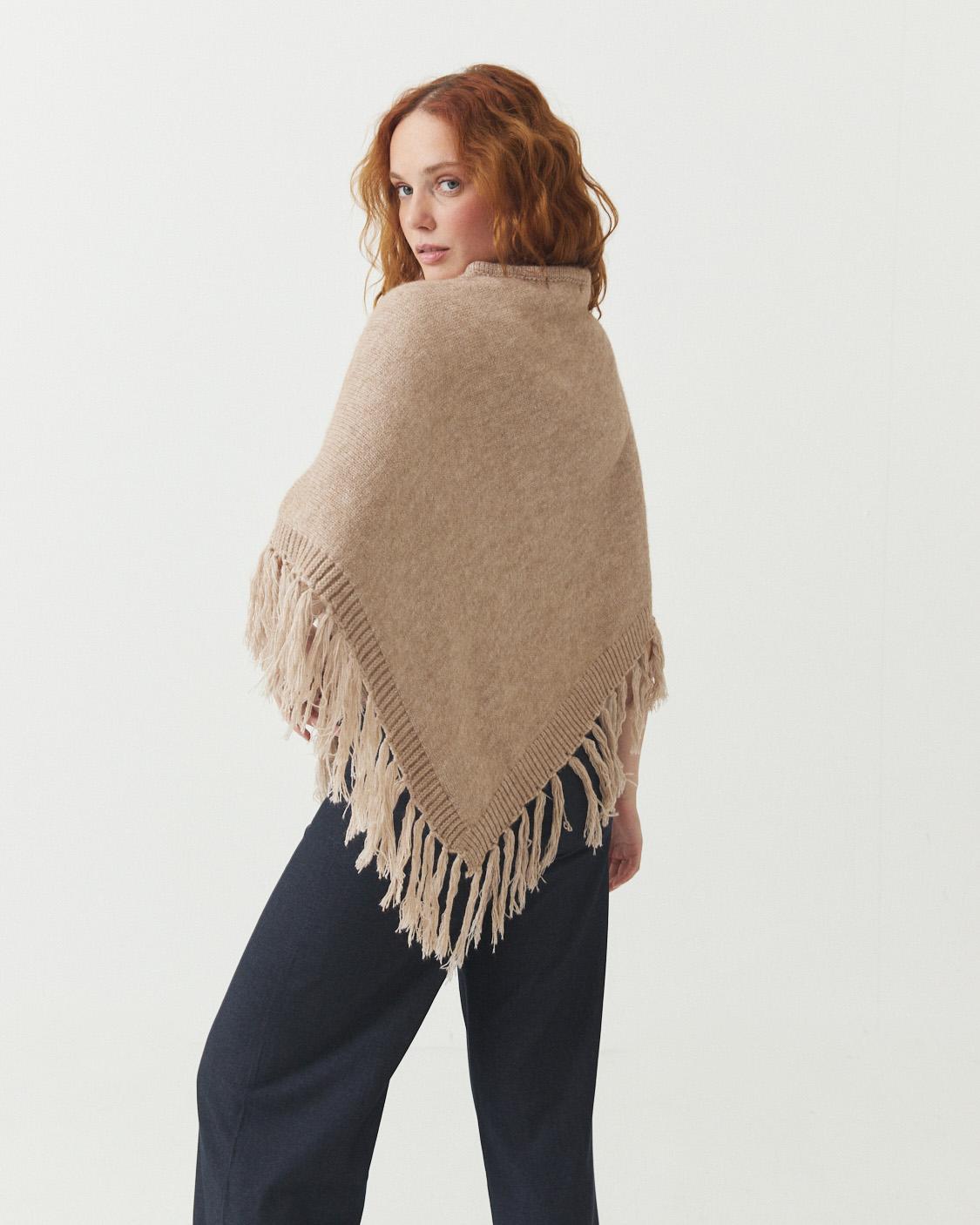 PONCHO ASIMETRICO CON FLECOS