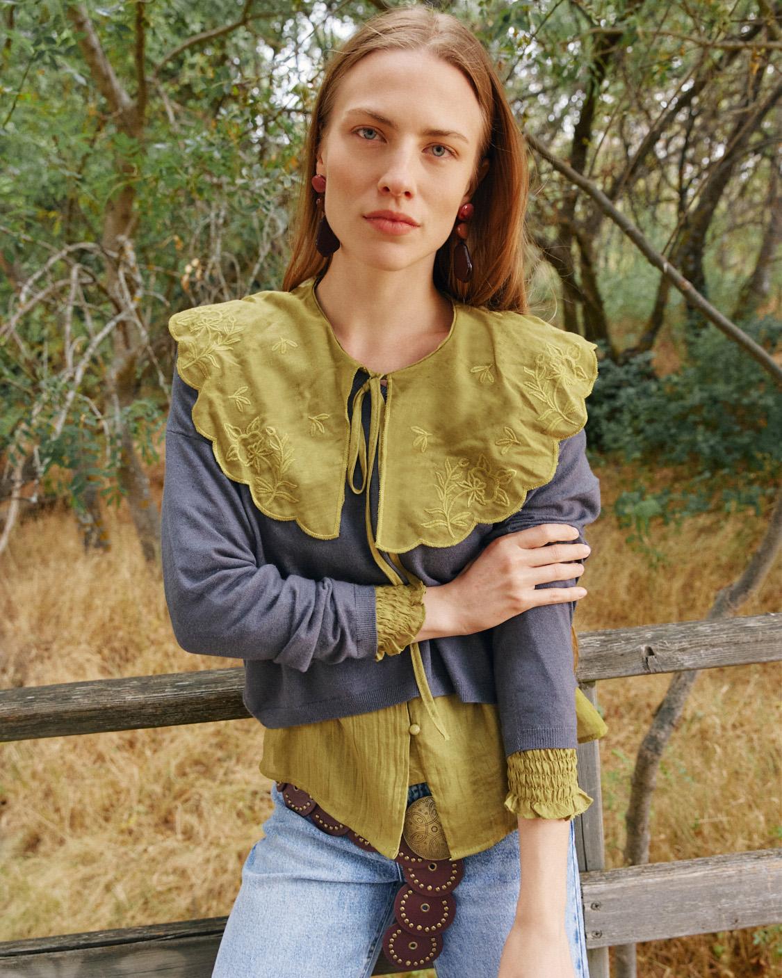 BLUSA CUELLO BEBE BORDADO