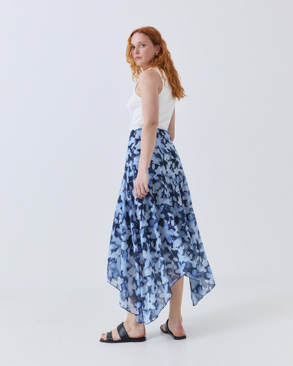 FLORAL PRINT ASYMMETRICAL SKIRT
