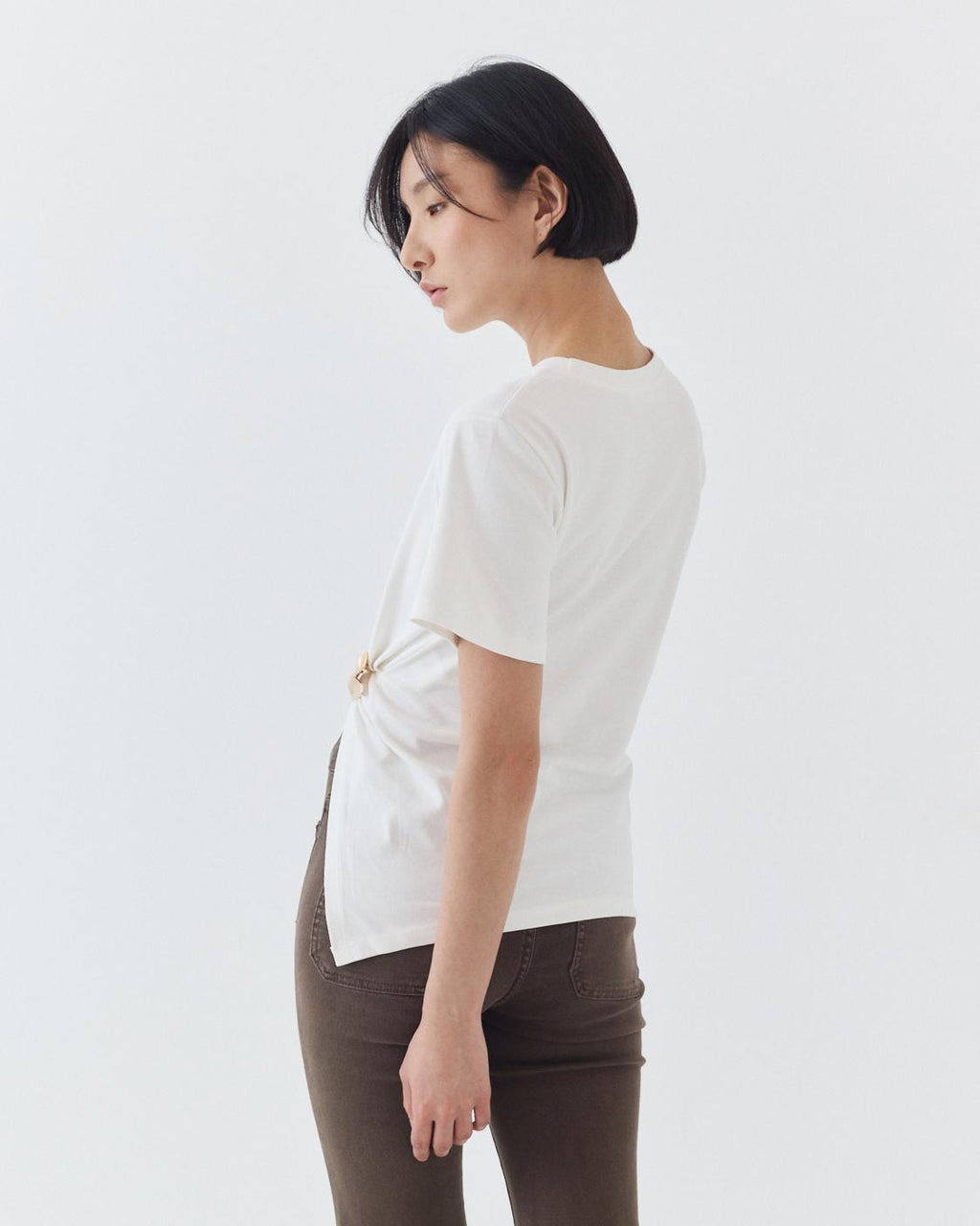 T-SHIRT WITH BROOCH DETAIL