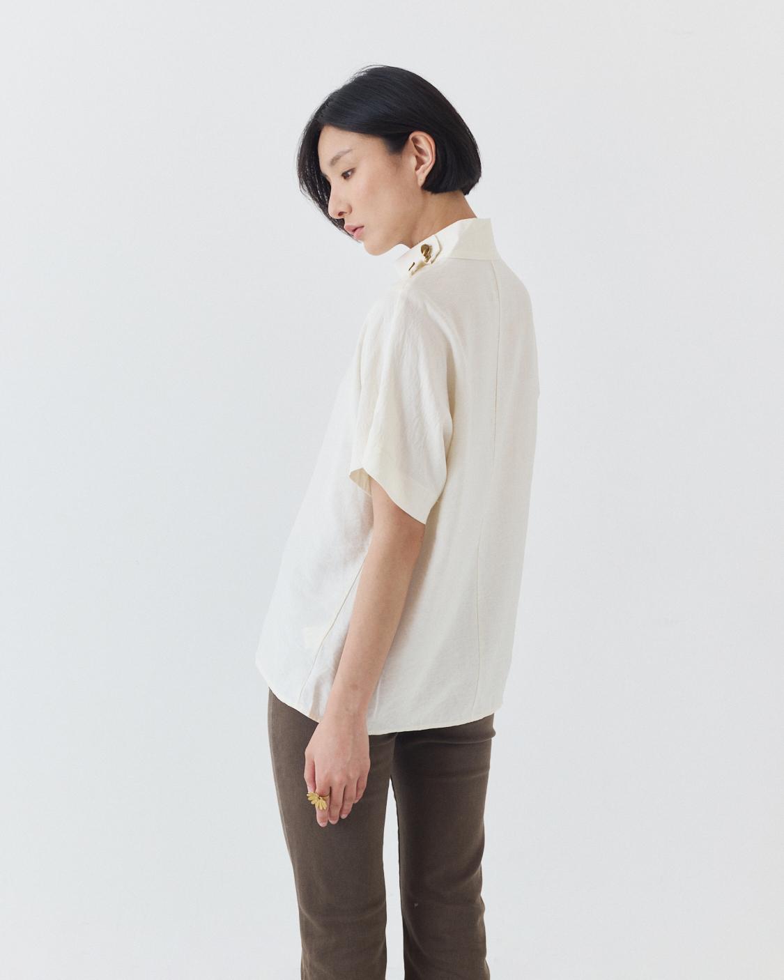 BLUSA CUELLO HALTER BOTONES