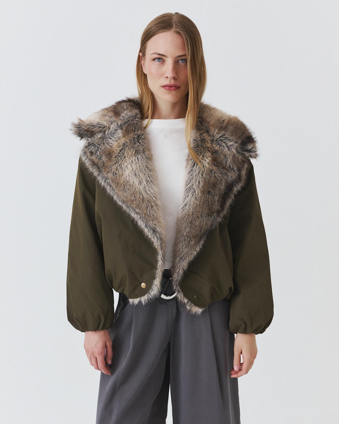 CHAQUETA ACOLCHADA CUELLO EFECTO PELO