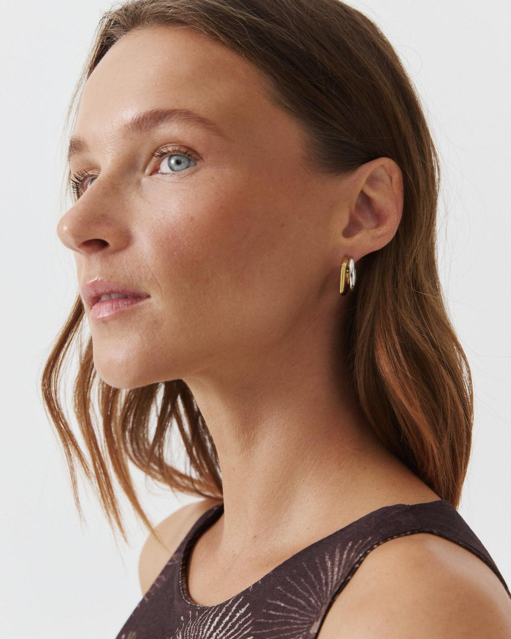 BICOLOR HOOP EARRING
