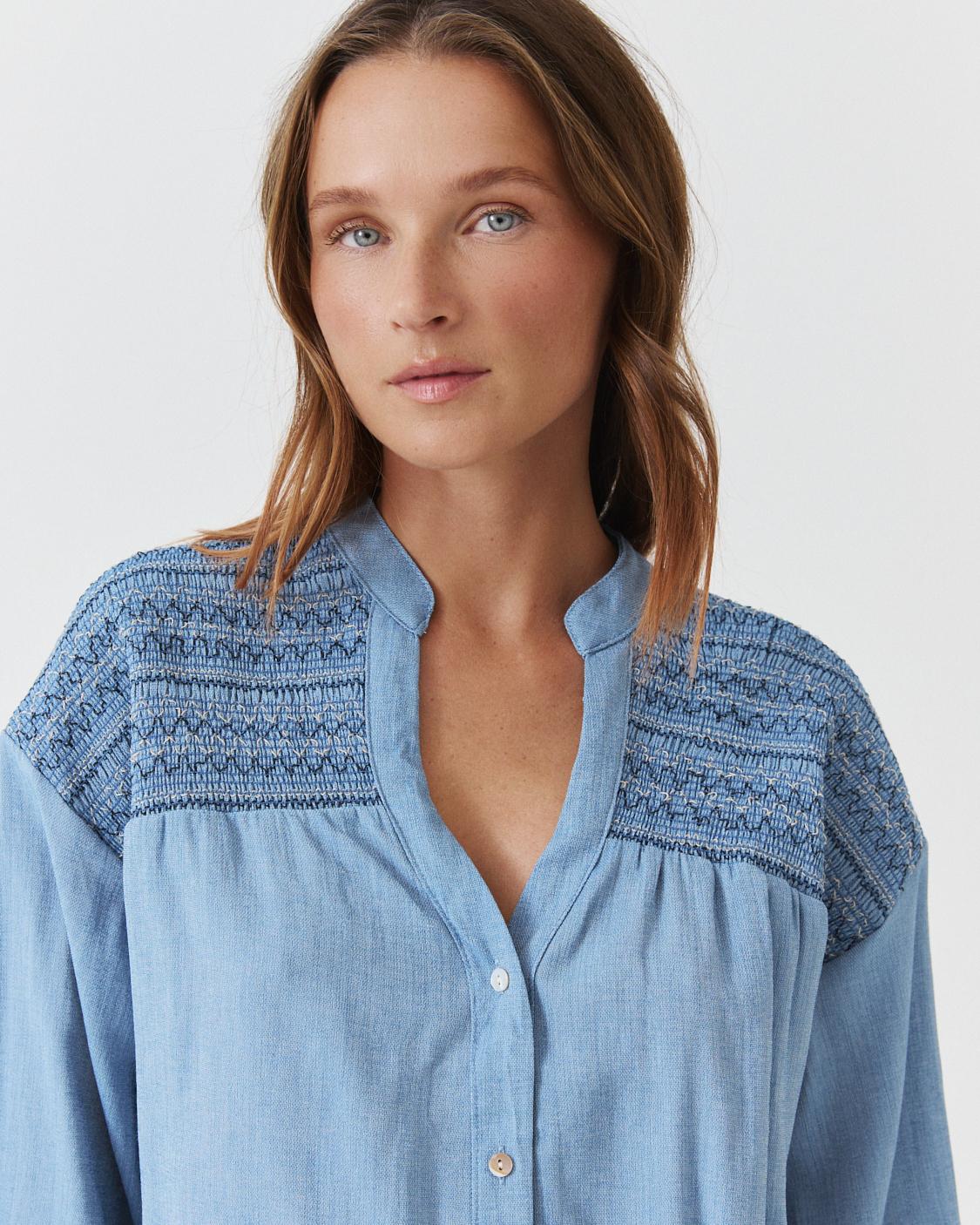 CAMISA ESCOTE EN V NIDO ABEJA