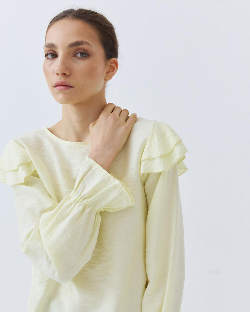 RUFFLE SHOULDER BLOUSE