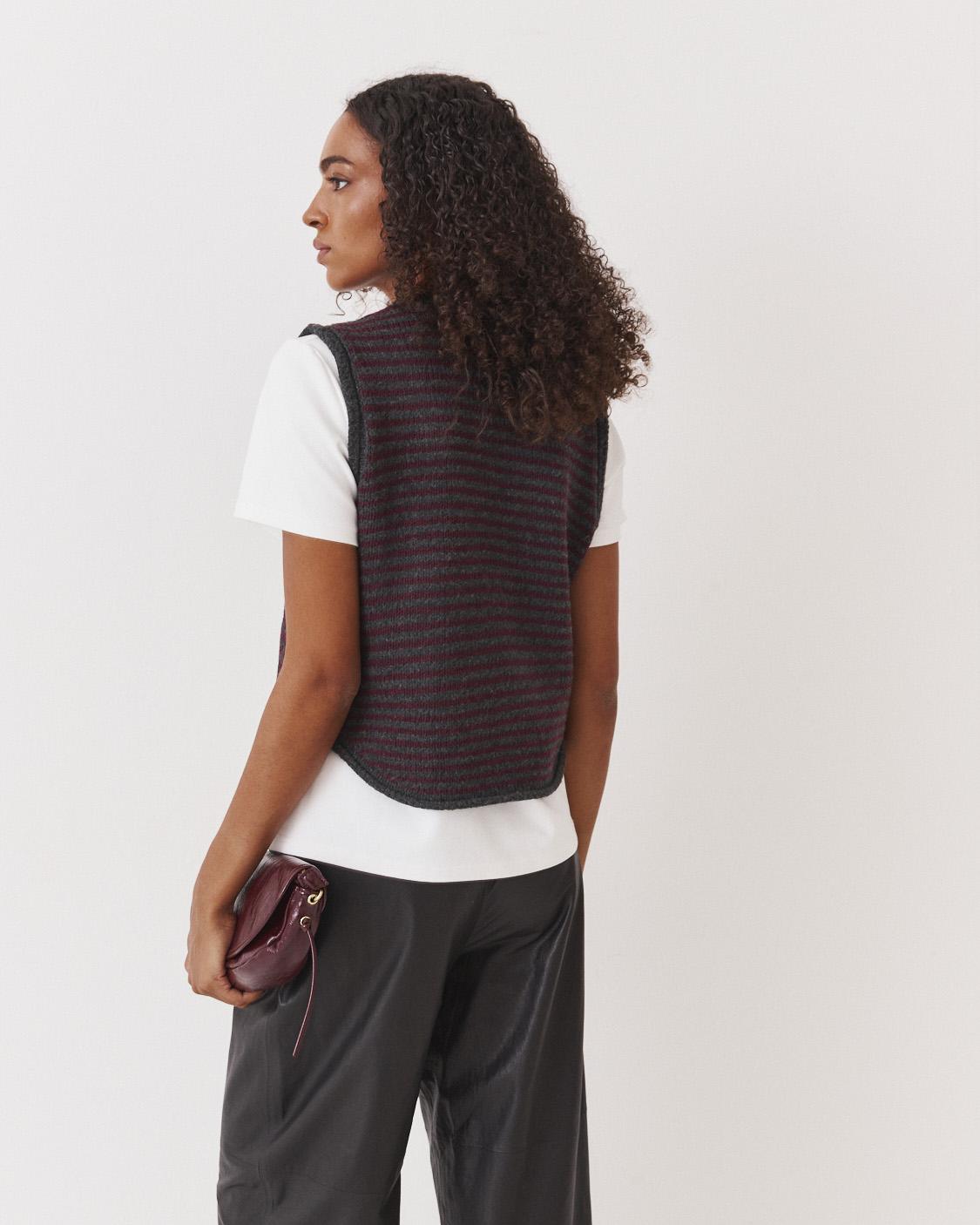 CHALECO CUELLO REDONDO RAYAS