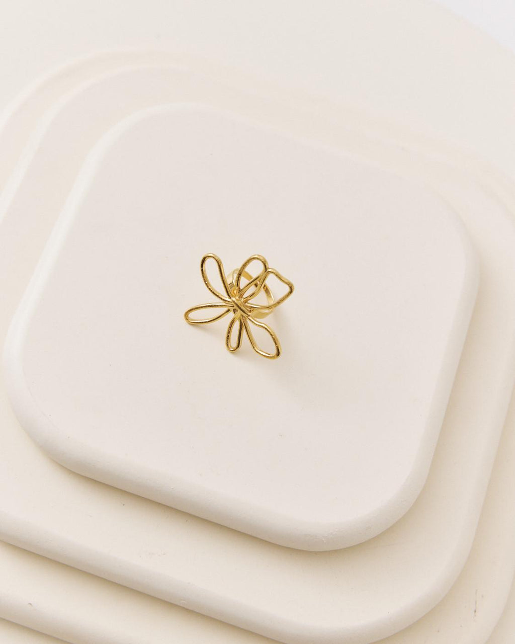 SILHOUETTE FLOWER RING