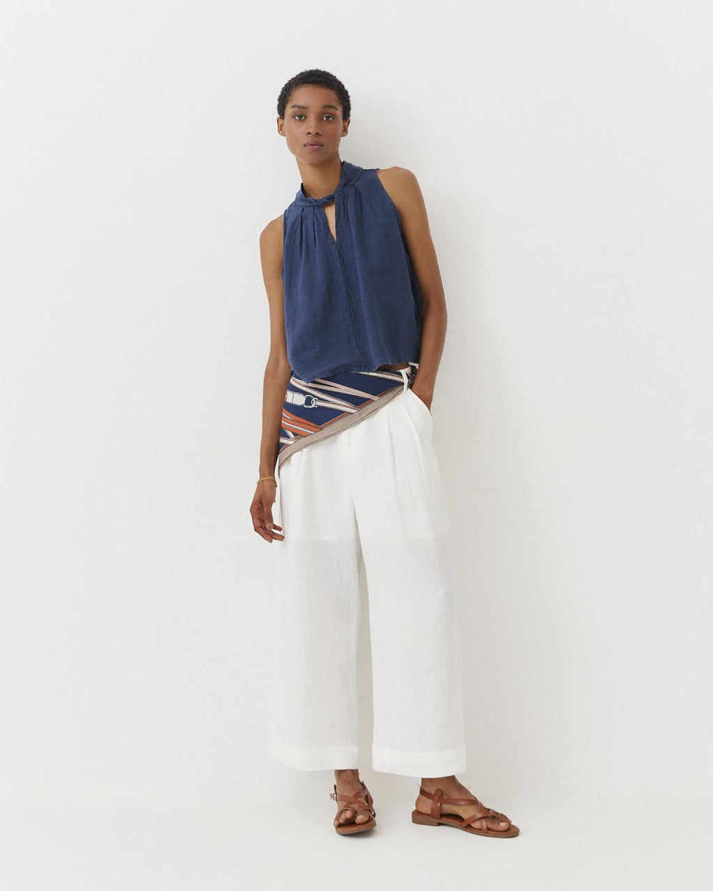 TOP LINO PLIEGUES ESCOTE V