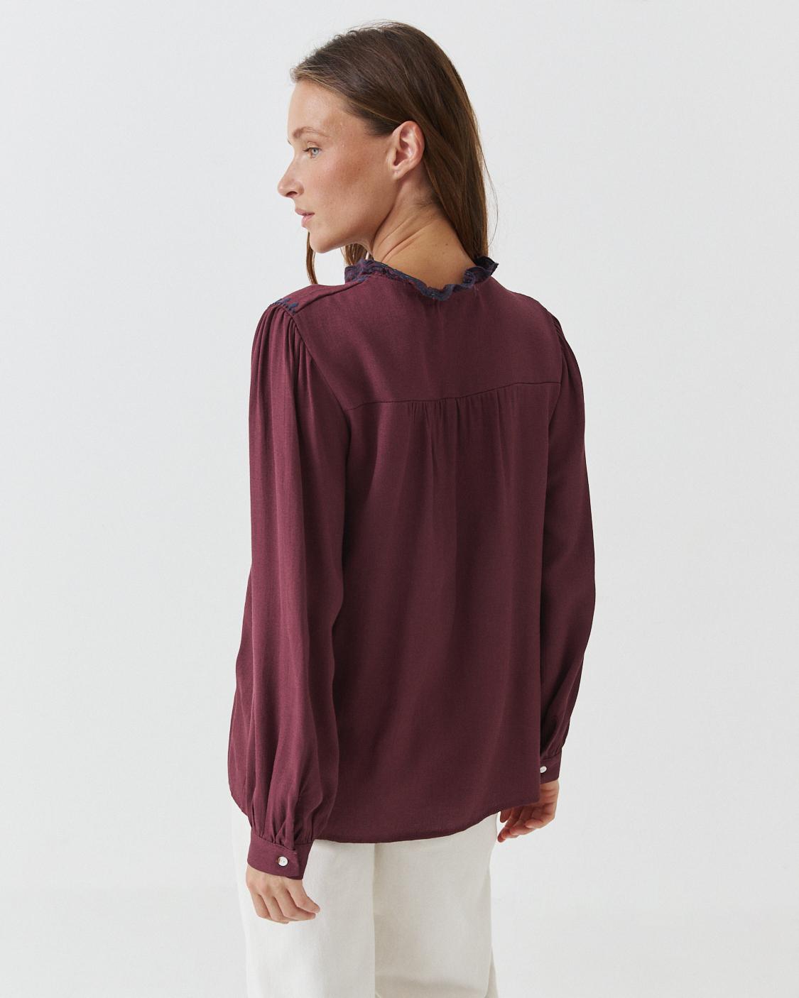 CAMISA MAO BORDADOS