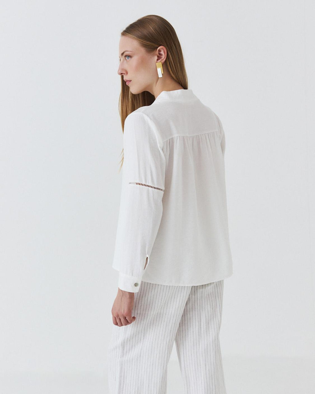 BLUSA MANGA LARGA PUNTILLA