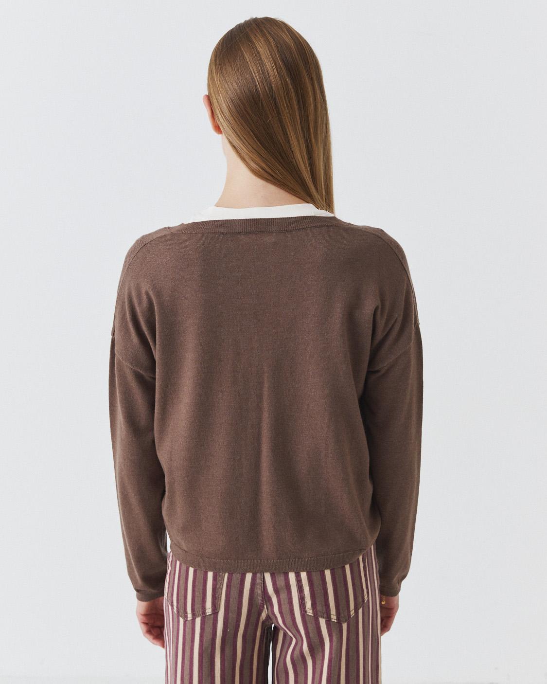 V-NECK SWEATER
