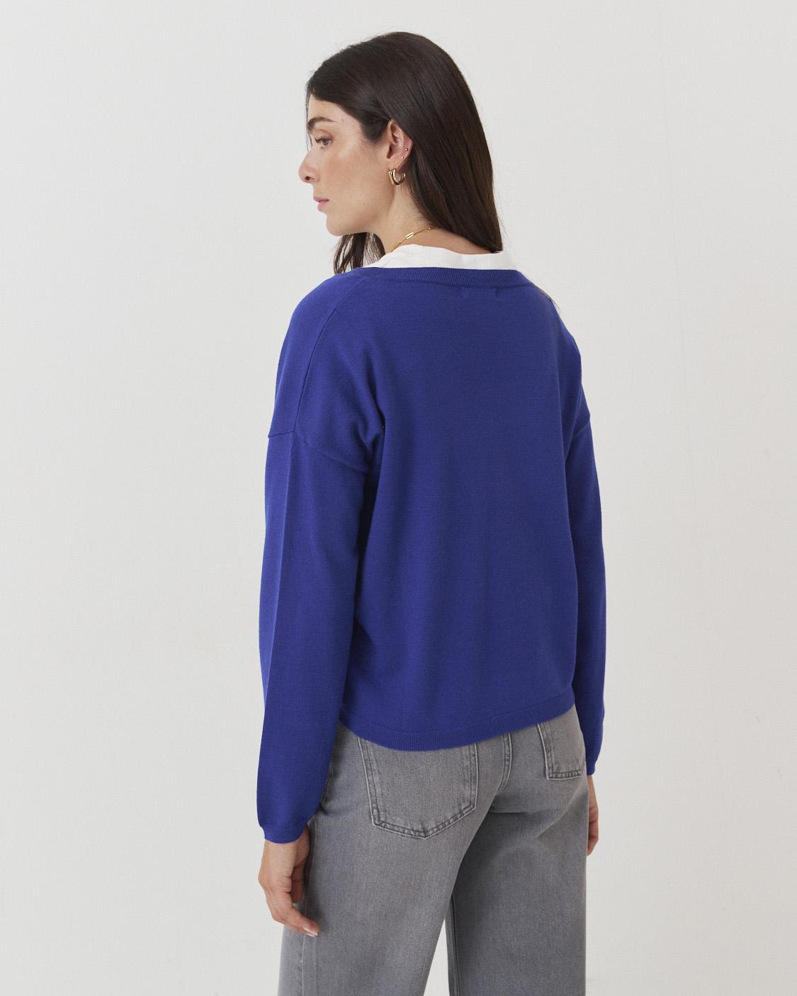 V-NECK SWEATER