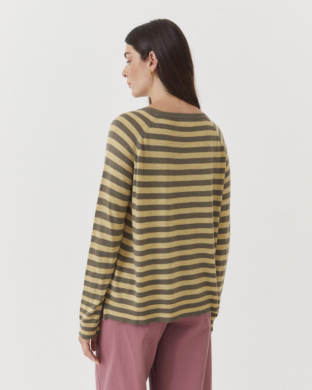STRIPED CREW NECK SWEATER