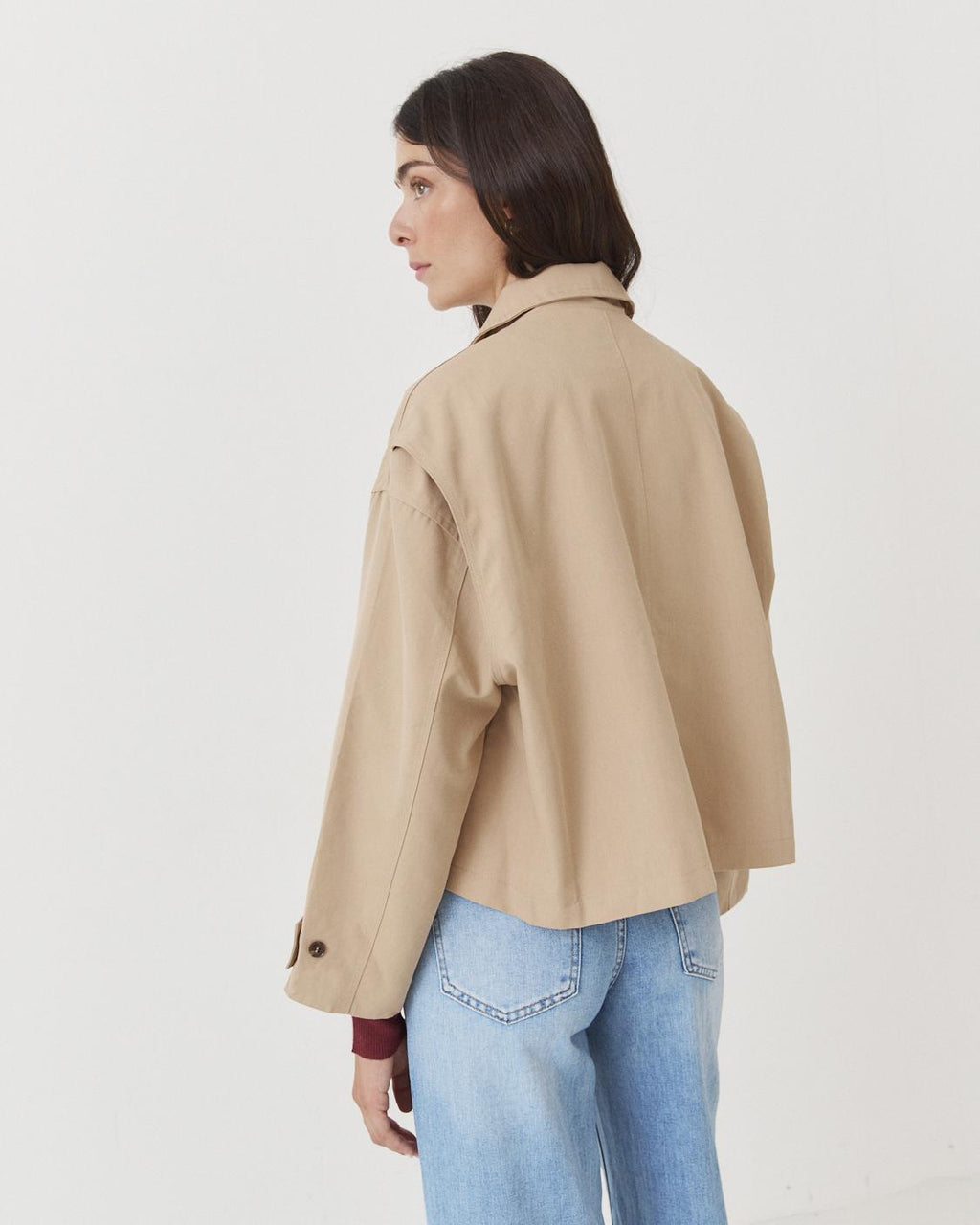 TRENCH CORTO BOTONES