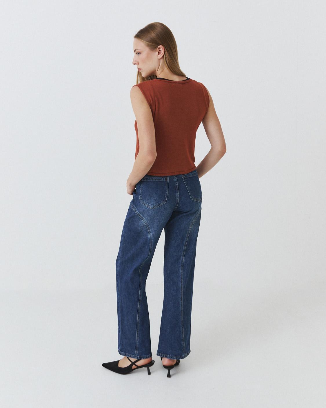 JEANS STRAIGHT DETALLE COSTURA