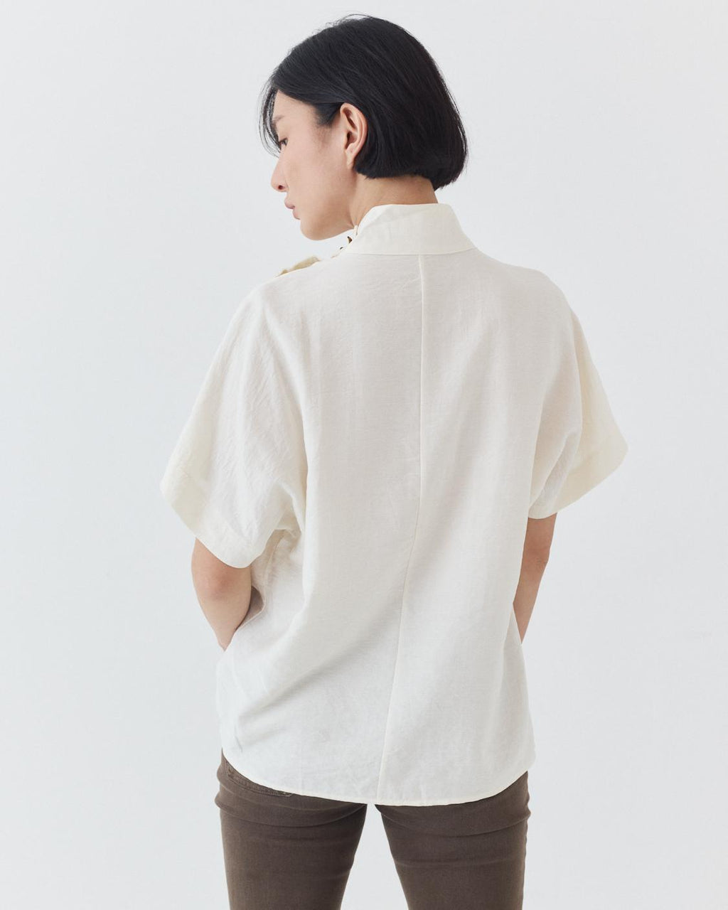 BLUSA CUELLO HALTER BOTONES