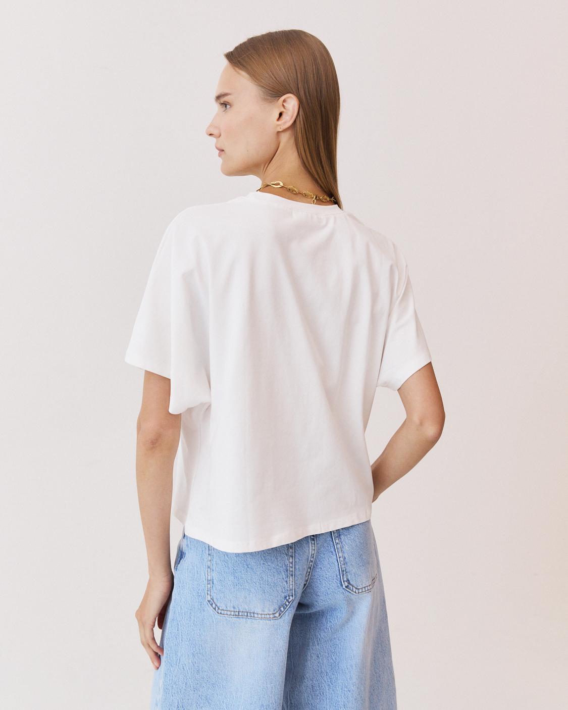 CAMISETA BOXY APLIQUES METÁLICOS
