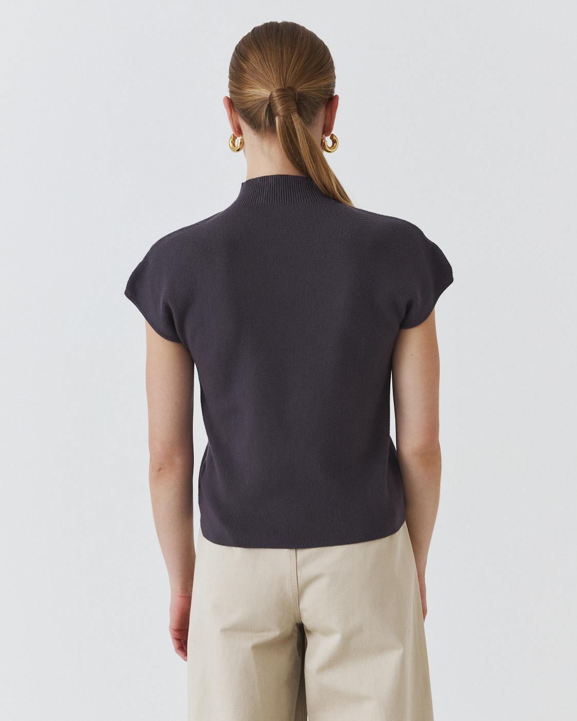 BASIC JAPANESE SLEEVE TOP