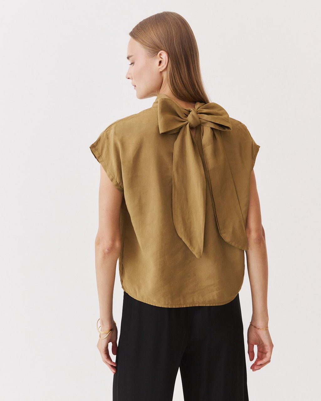 SLEEVELESS TIE-FRONT BLOUSE