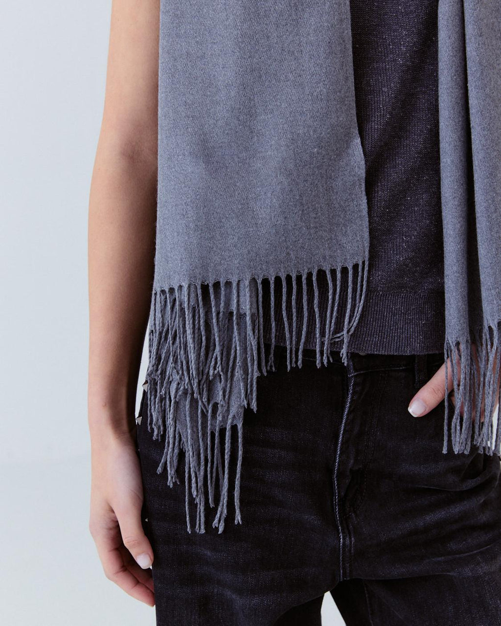 FRINGED SCARF