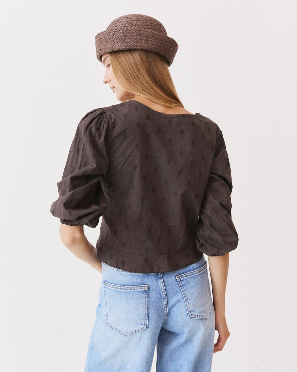 RUFFLED V-NECK TOP