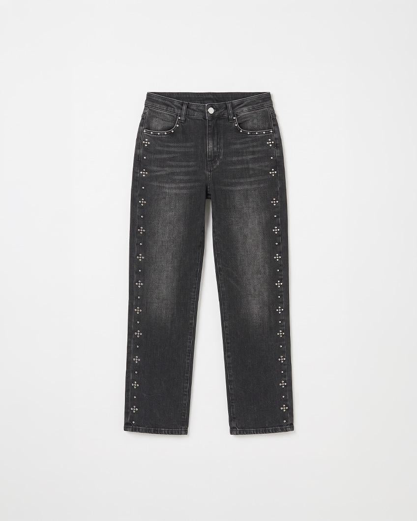 JEANS STRAIGHT CON TACHUELAS