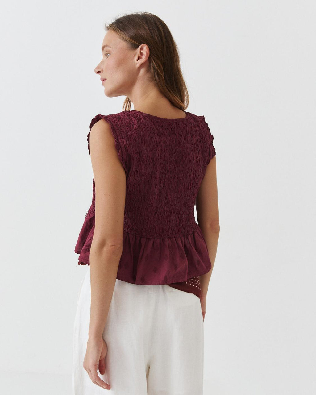 TOP NIDO ABEJA PEPLUM BORDADO