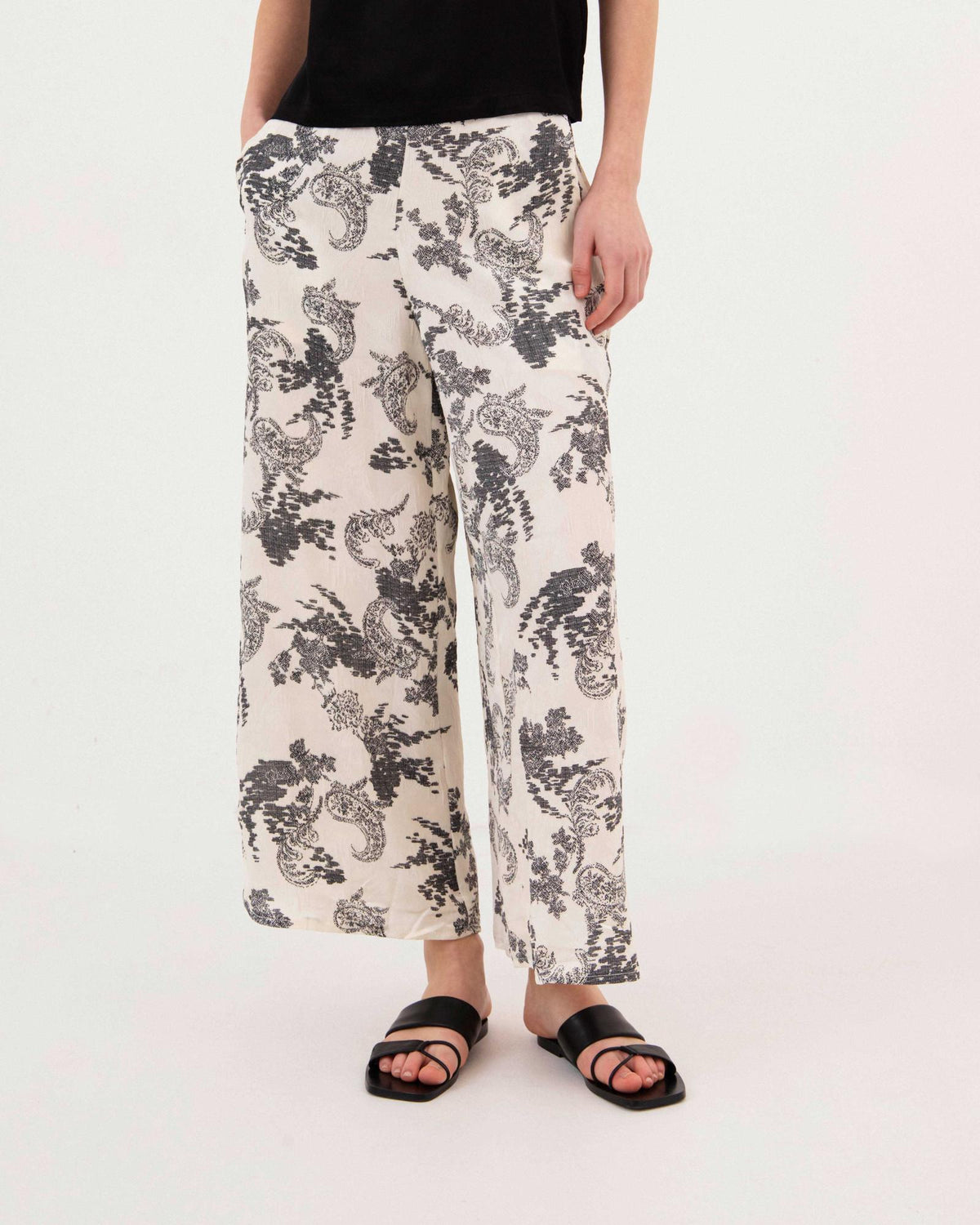 PANTALÓN BORDADO ORIENTAL
