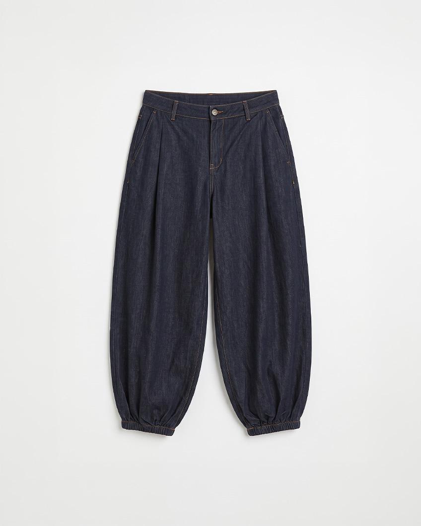 ELASTIC WAIST BAGGY JEANS