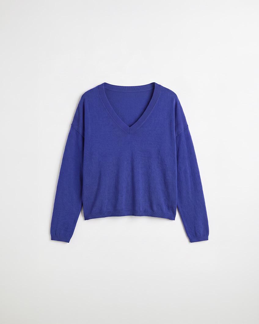 V-NECK SWEATER